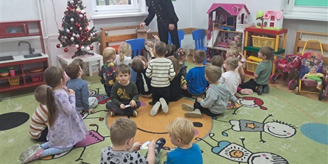 Powiększ grafikę: barborka-wizyta-gornika-z-okazji-dnia-gornika-wiemy-juz-czym-zajmuje-sie-gornik-co-wydobywa--670904.jpg