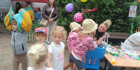 Powiększ grafikę: festyn-w-przedszkolu-705702.jpg