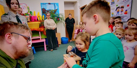 Przekazanie Betlejemskiego Światła Pokoju przez Harcerki i Harcerzy ze Związku Harcerstwa Polskiego