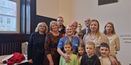 Powiększ grafikę: realizujac-projekt-przedszkole-dzieli-sie-dobrem-wraz-z-mikolajem-odwiedzilismy-dzis-dzieci-ze-szpitala-copernicus-670898.jpg