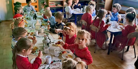 Powiększ grafikę: spotkanie-swiateczne--670874.jpg