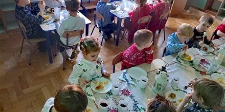 Powiększ grafikę: spotkanie-swiateczne--670875.jpg