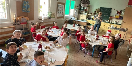 Powiększ grafikę: spotkanie-swiateczne--670877.jpg