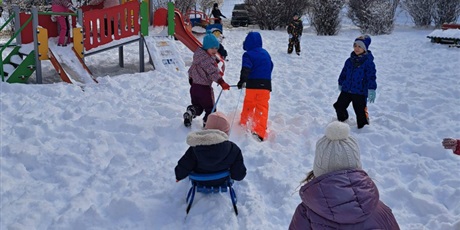 Powiększ grafikę: zimowe-zabawy-670837.jpg